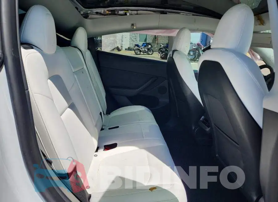 7SAYGDEE9NF543269 Photo# 10