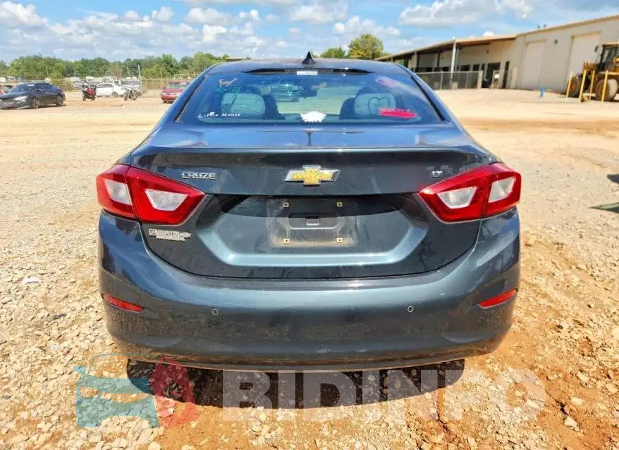 1G1BE5SM2H7270429 Photo# 6