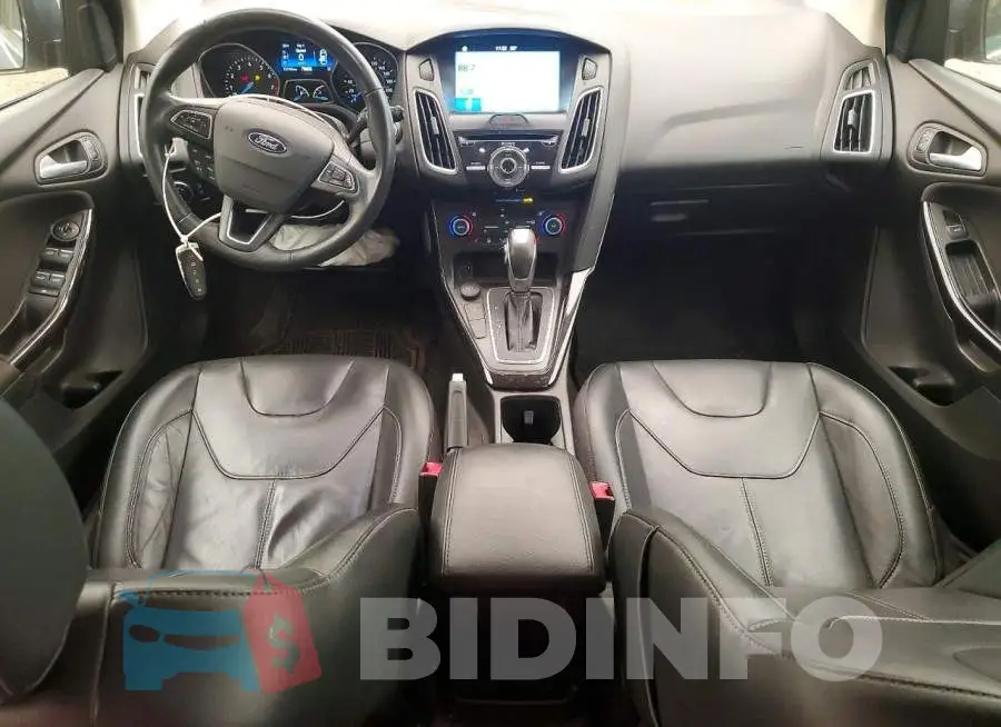 1FADP3N25JL296177 Photo# 8