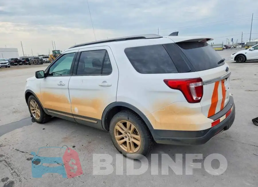 1FM5K8D82KGB29197 Photo# 2