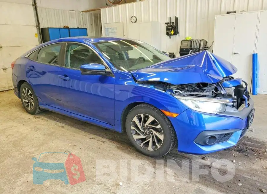 19XFC2F87HE005712 Photo# 4