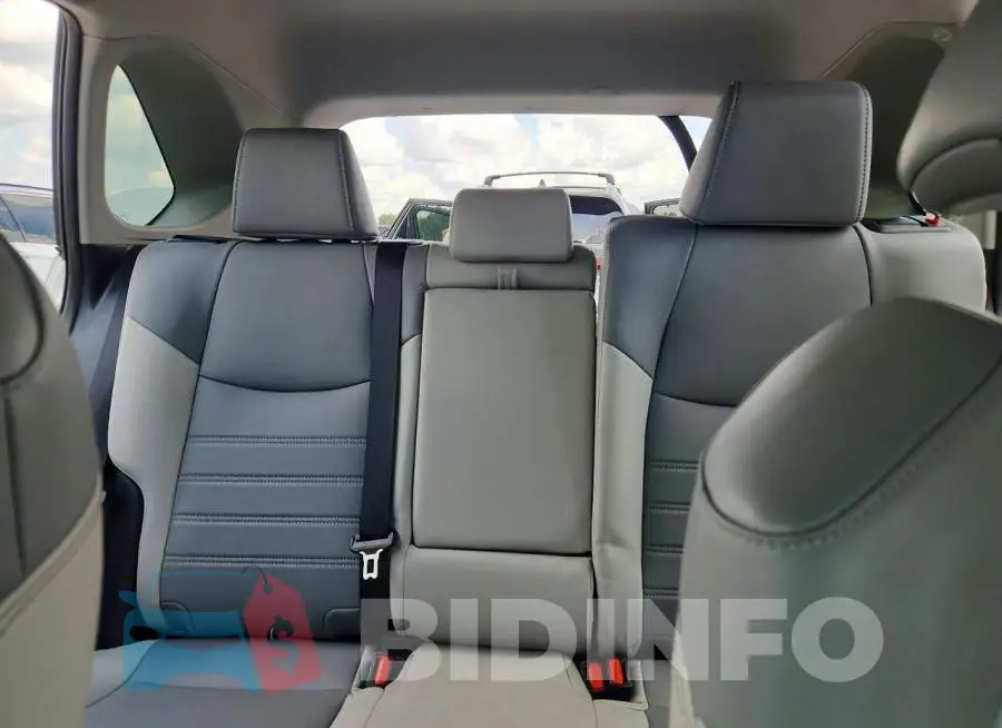 2T3A1RFV4RW427280 Photo# 10