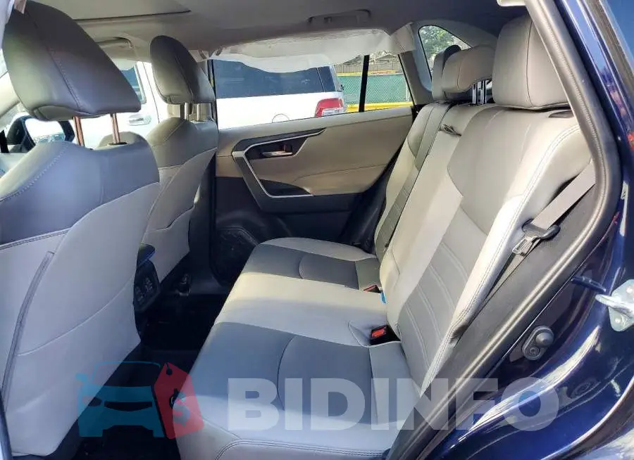2T3A1RFV8MC145363 Photo# 10