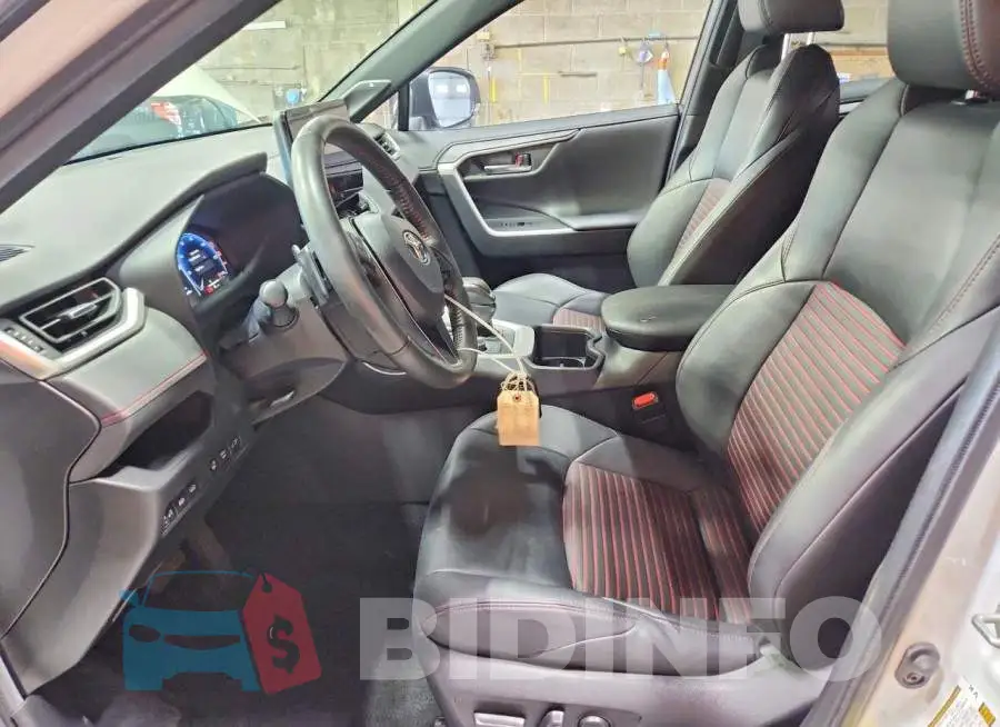 JTMEB3FV2PD114122 Photo# 7