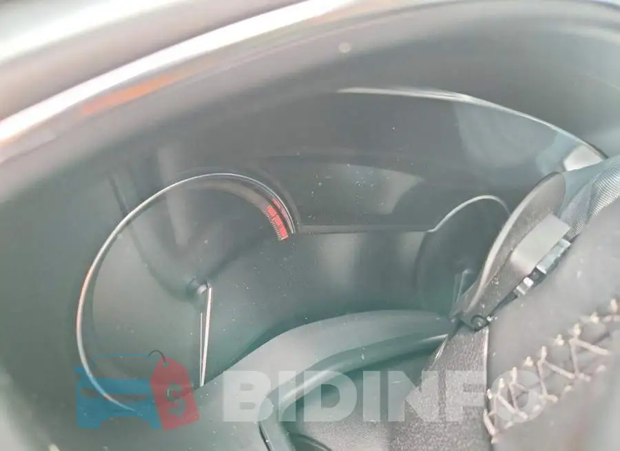 1G6DX5RK8N0117947 Photo# 9