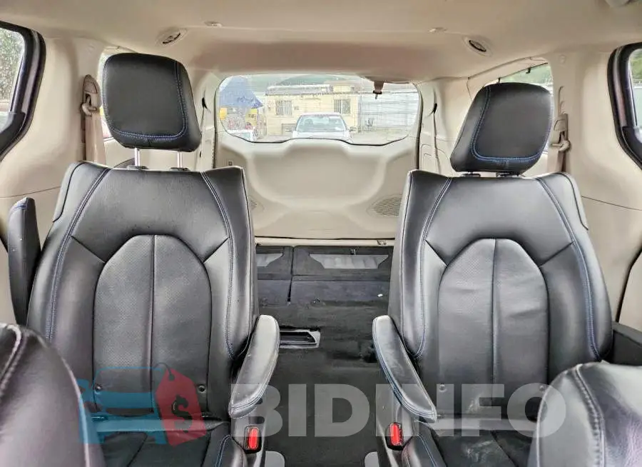 2C4RC1L77MR580517 Photo# 10