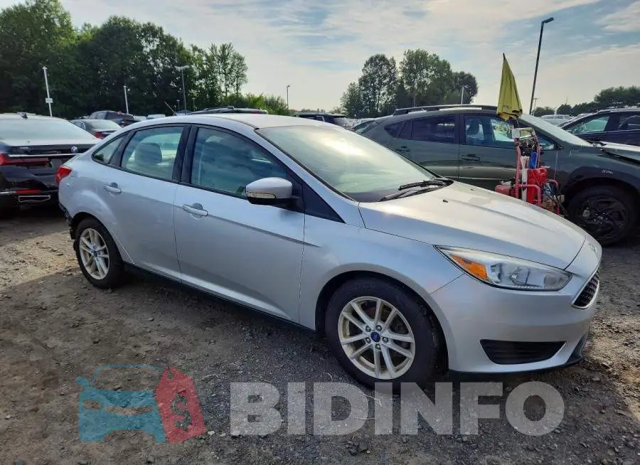 1FADP3F28JL290890 Photo# 4