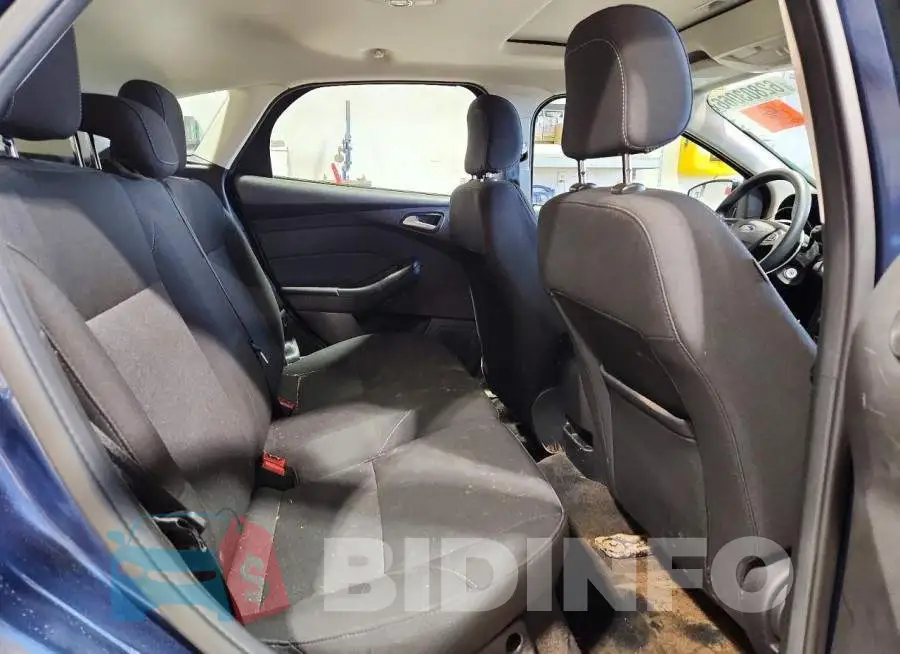 1FADP3M21JL221154 Photo# 10