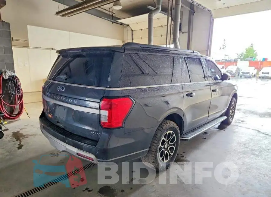 1FMJK1J83PEA14928 Photo# 3