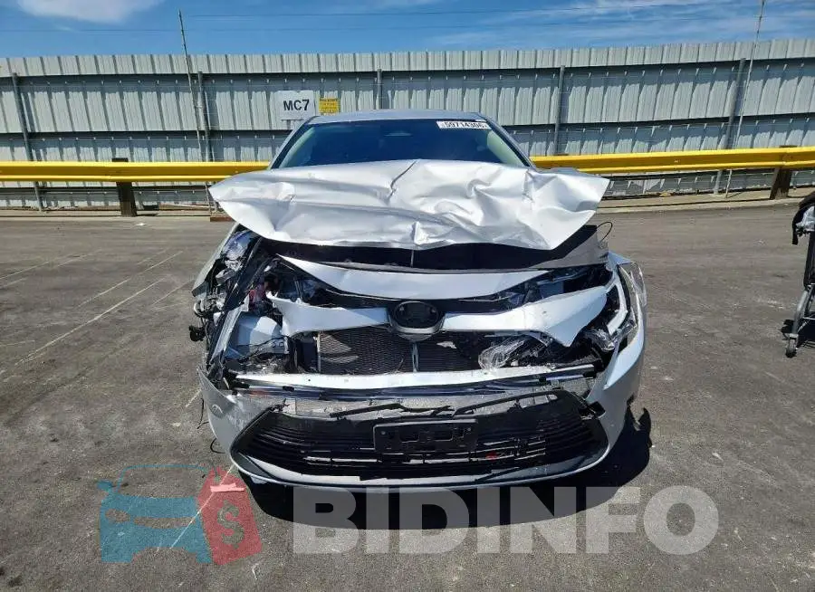 JTDBCMFE7T3114235 Photo# 5