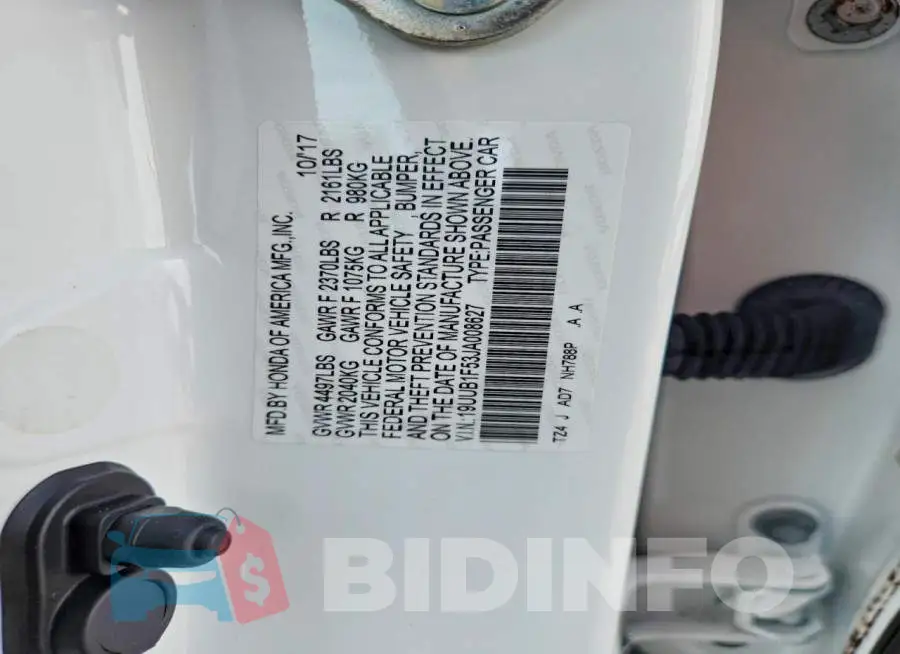 19UUB1F53JA008627 Photo# 12
