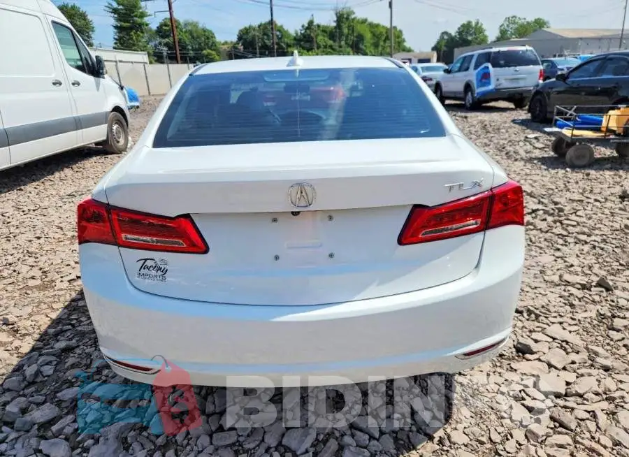 19UUB1F53JA008627 Photo# 6