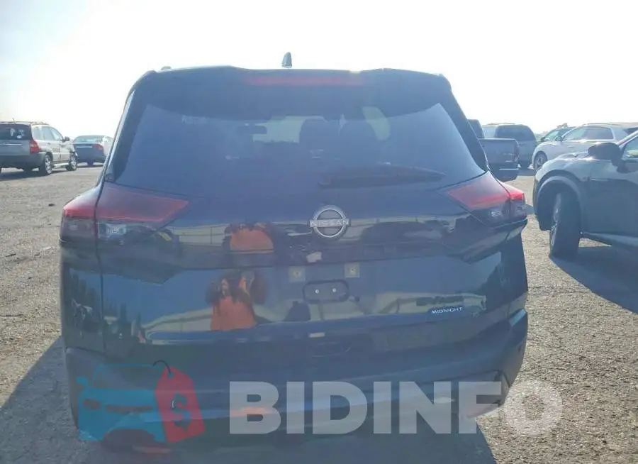 JN8BT3BBXPW213887 Photo# 6