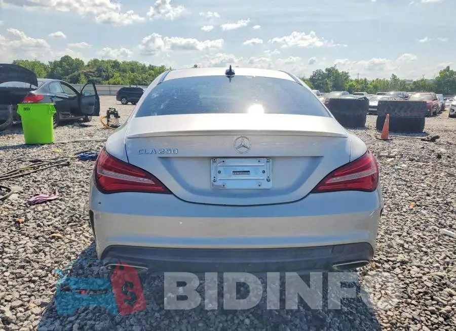 WDDSJ4EB1JN555072 Photo# 6