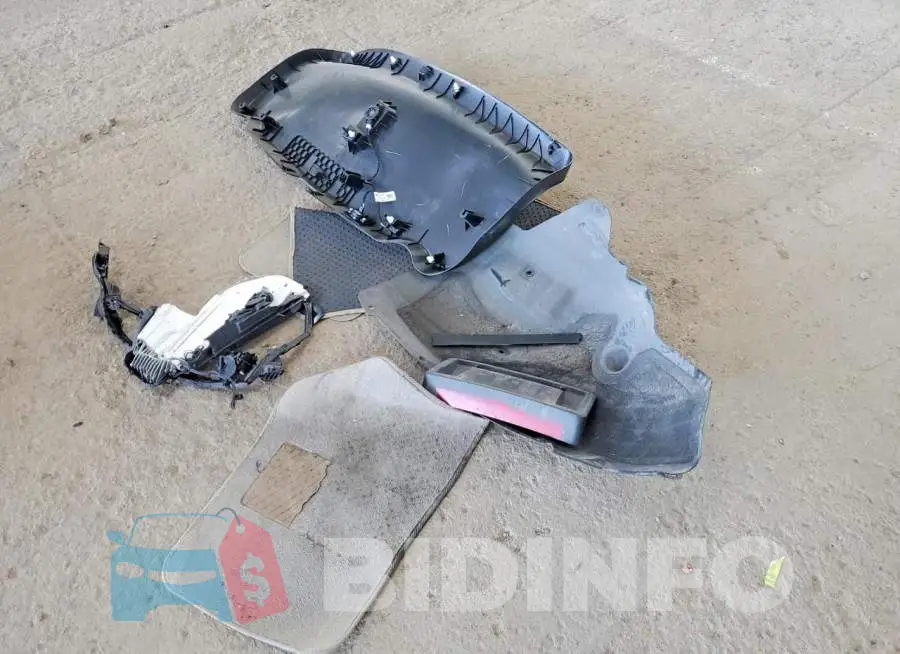 5YJ3E1EAXNF371889 Photo# 12