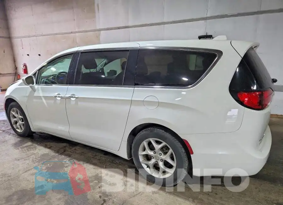 2C4RC1FG4JR125938 Photo# 2