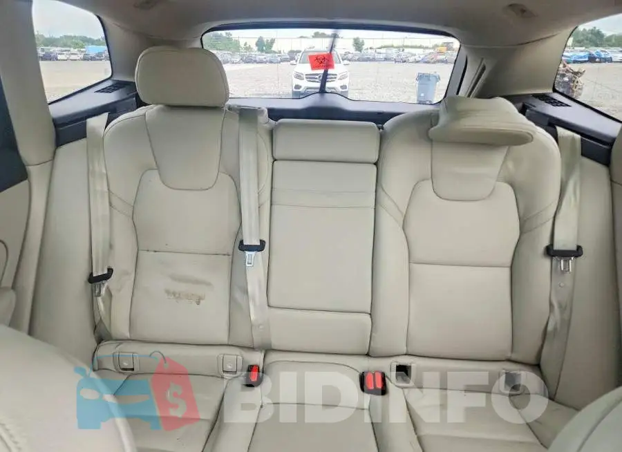 YV4102DK9M1798426 Photo# 10