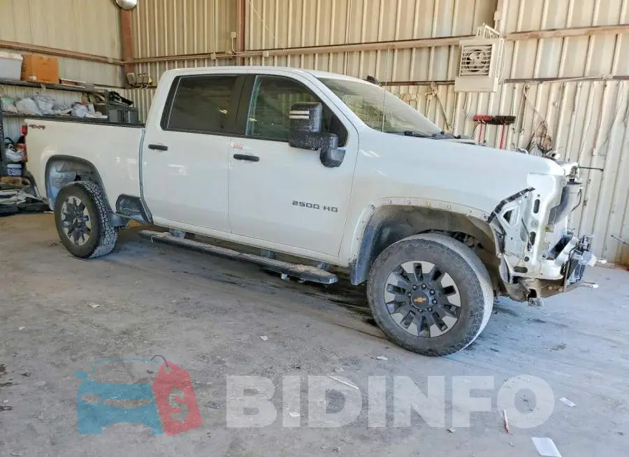 1GC1YME70RF348627 Photo# 4