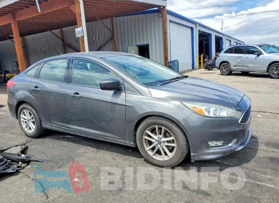 1FADP3F24JL271091 Photo# 4