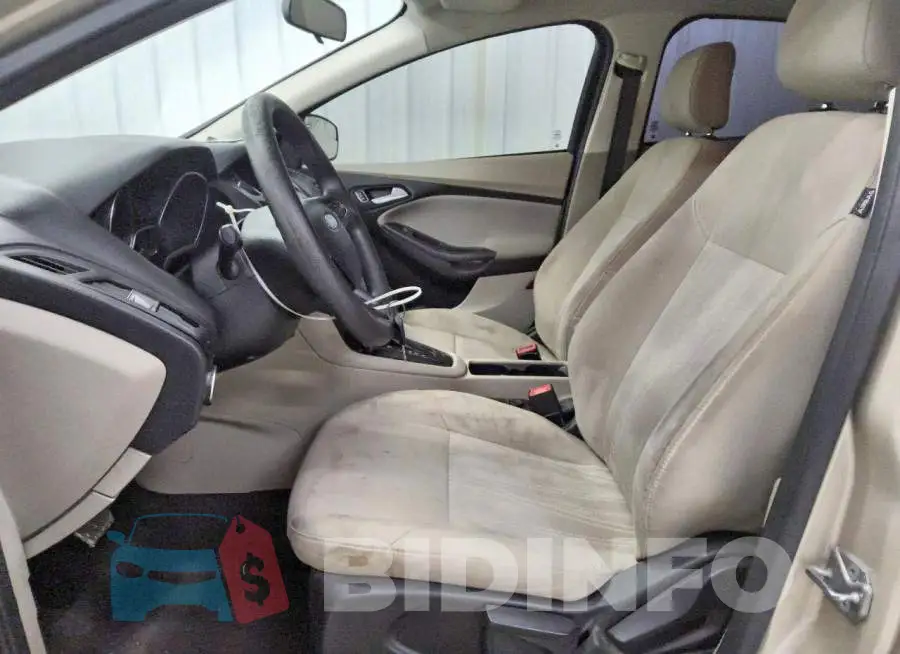 1FADP3F27JL204050 Photo# 7