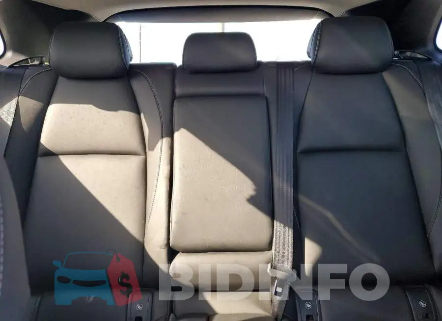 3MVDMACL4LM135175 Photo# 10