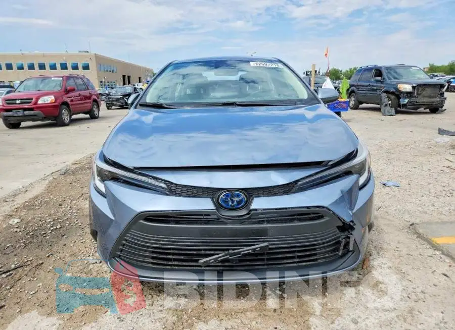 JTDBCMFE1R3056874 Photo# 5