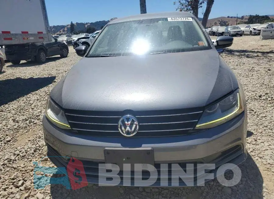 3VW2B7AJ0HM372219 Photo# 5