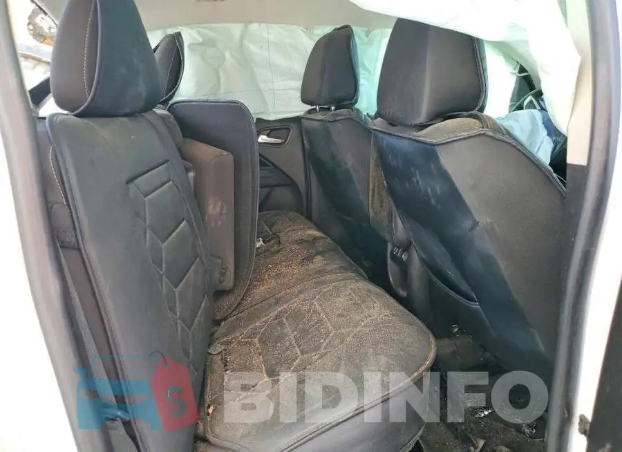 1GTP6CE18K1160348 Photo# 10