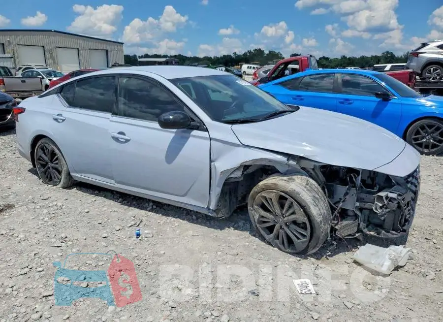 1N4BL4CV9PN363737 Photo# 4