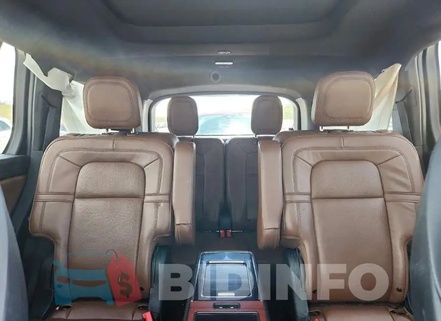 5LM5J7XC9NGL19044 Photo# 10
