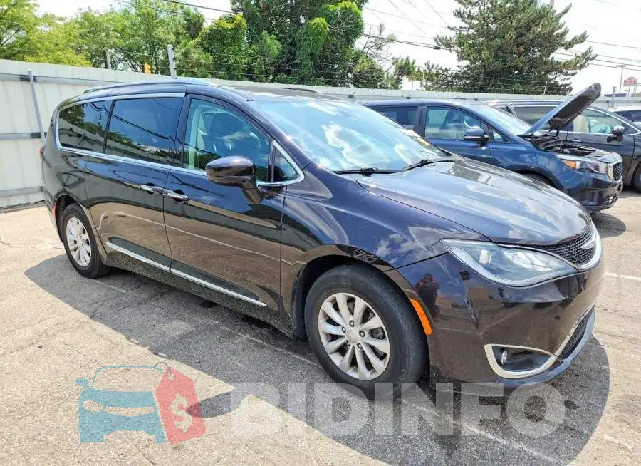 2C4RC1BG2JR100414 Photo# 4