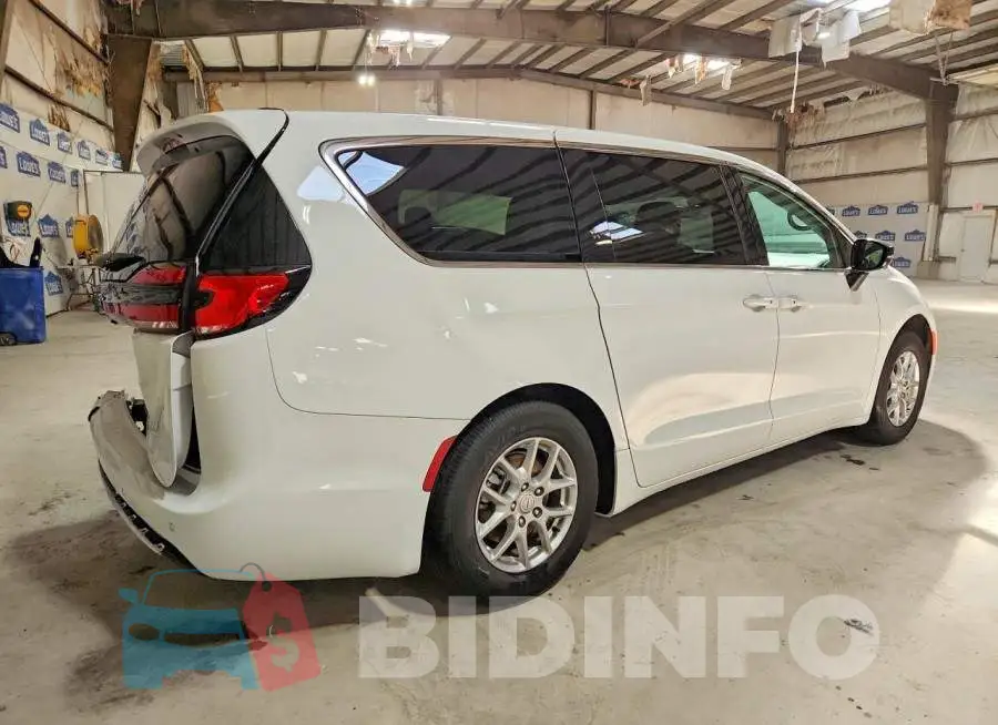 2C4RC1BG6TR250433 Photo# 3