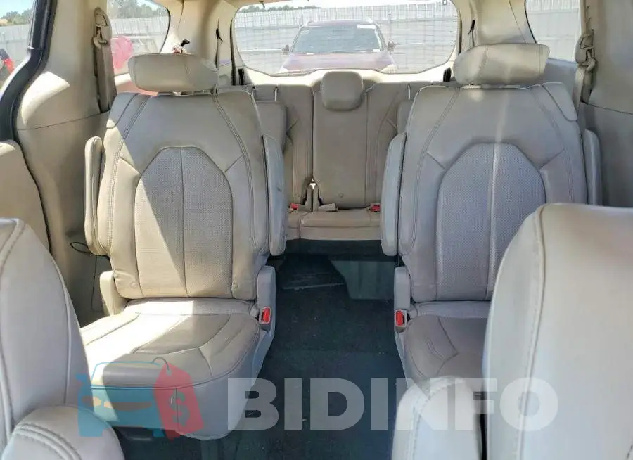 2C4RC1DG8MR541448 Photo# 10
