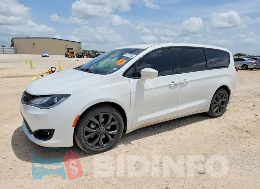2C4RC1FG1JR357848 Photo# 1