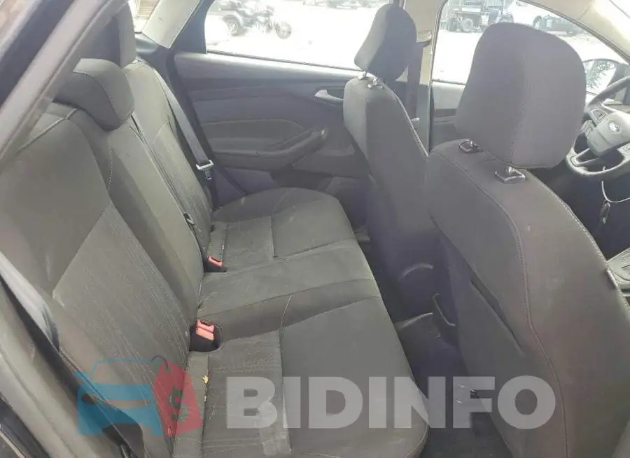 1FADP3F2XHL240874 Photo# 10