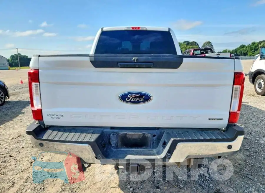 1FT7X2B68KEF22646 Photo# 6