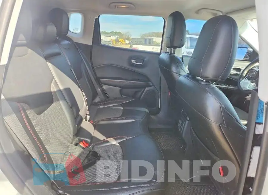 3C4NJDDB6LT166780 Photo# 11
