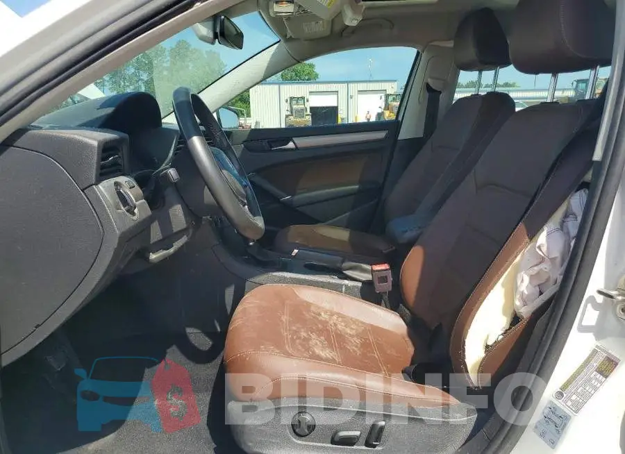1VWSA7A37MC004748 Photo# 7