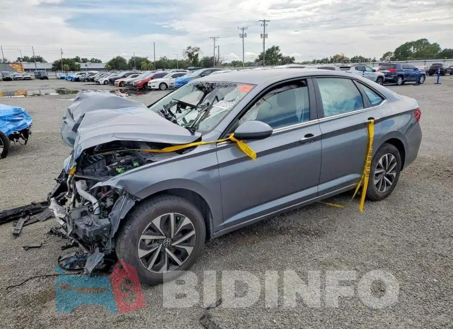 3VW5X7BU0SM028047 Photo# 1