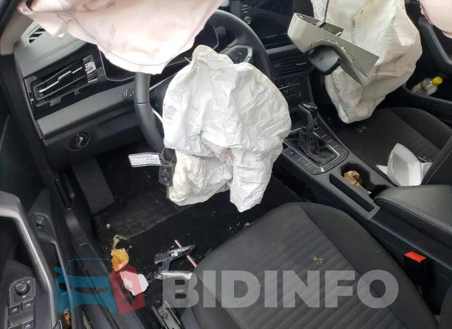 3VW5X7BU0SM028047 Photo# 8
