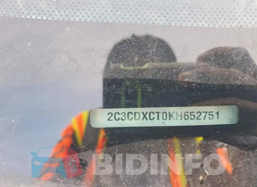 2C3CDXCT0KH652751 Photo# 13