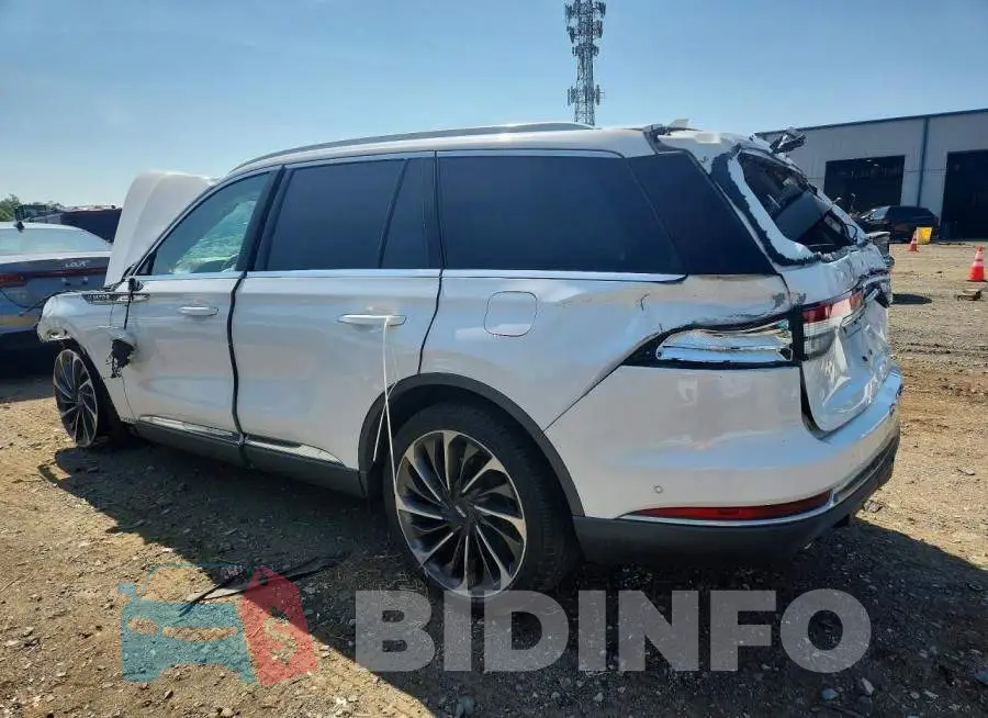 5LM5J7XC9LGL15413 Photo# 2