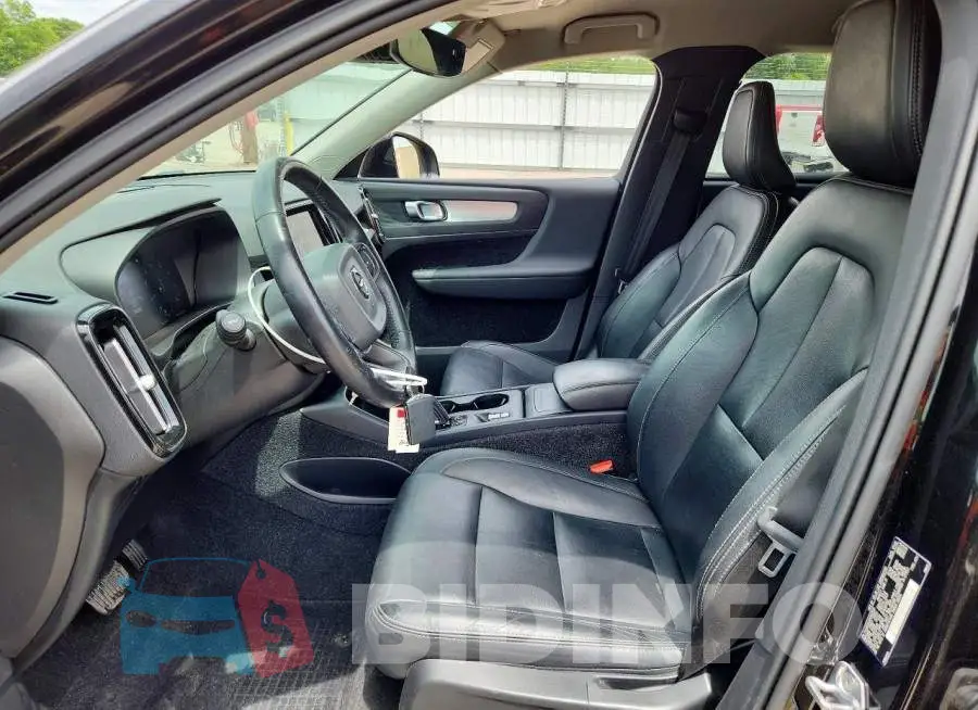 YV4162UK2M2407030 Photo# 7