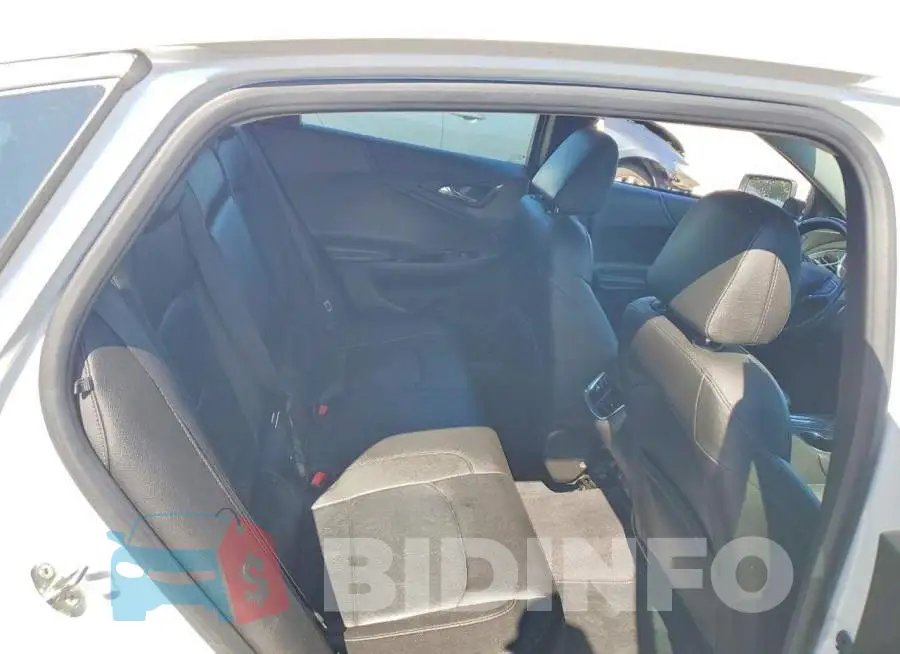1G1ZD5ST4JF160700 Photo# 10