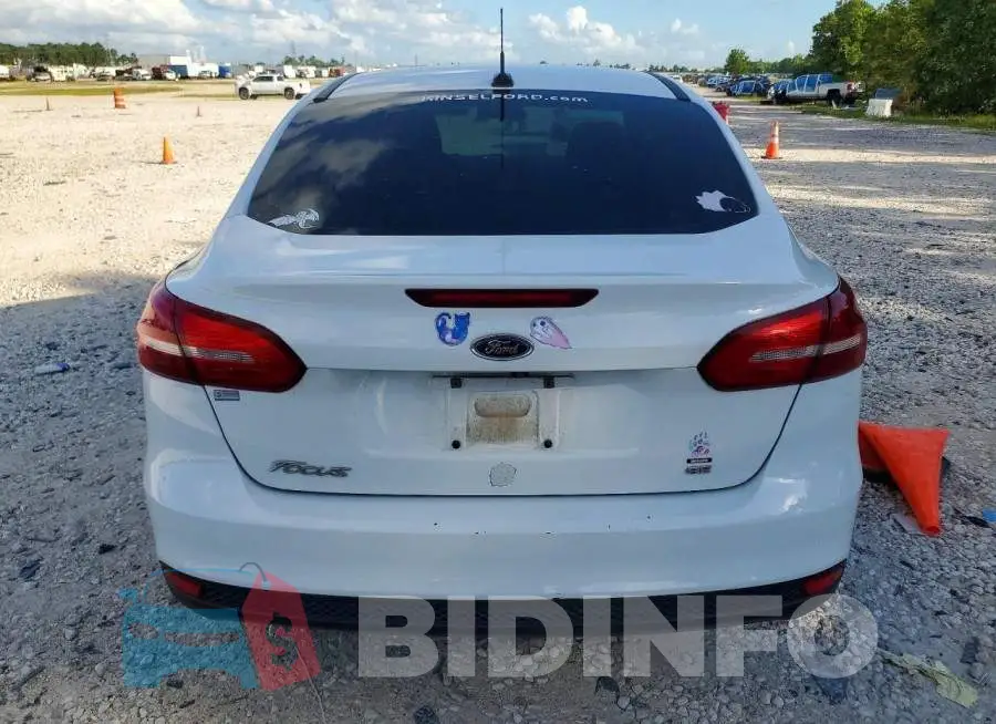 1FADP3F24JL295200 Photo# 6