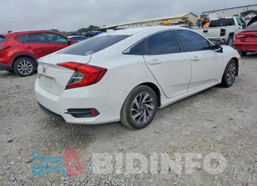 19XFC2F70JE017715 Photo# 3