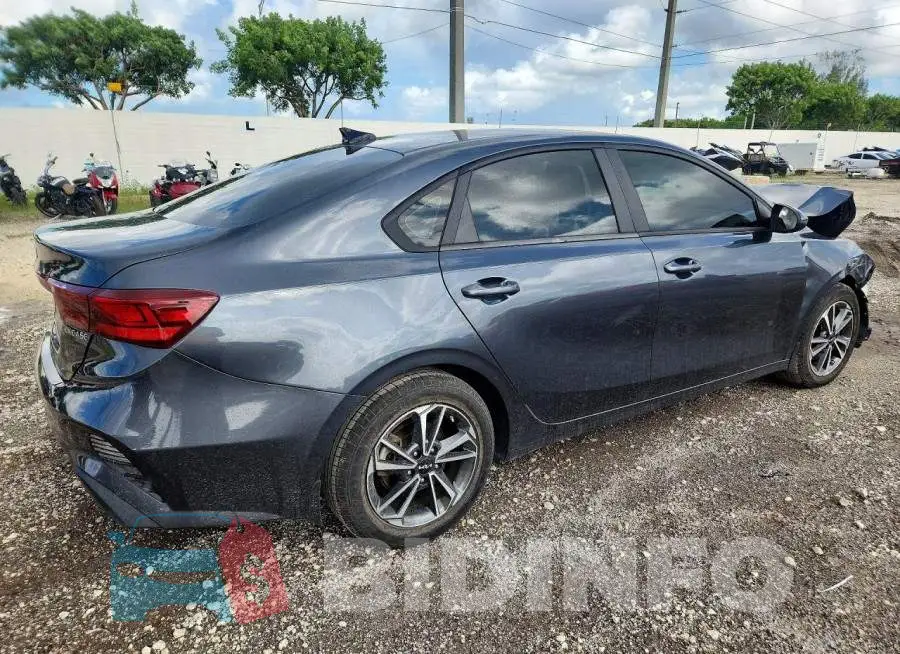 3KPF24AD3PE657518 Photo# 3