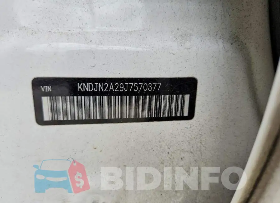 KNDJN2A29J7570377 Photo# 12