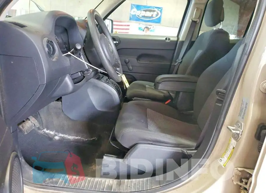1C4NJRBB4HD210708 Photo# 7