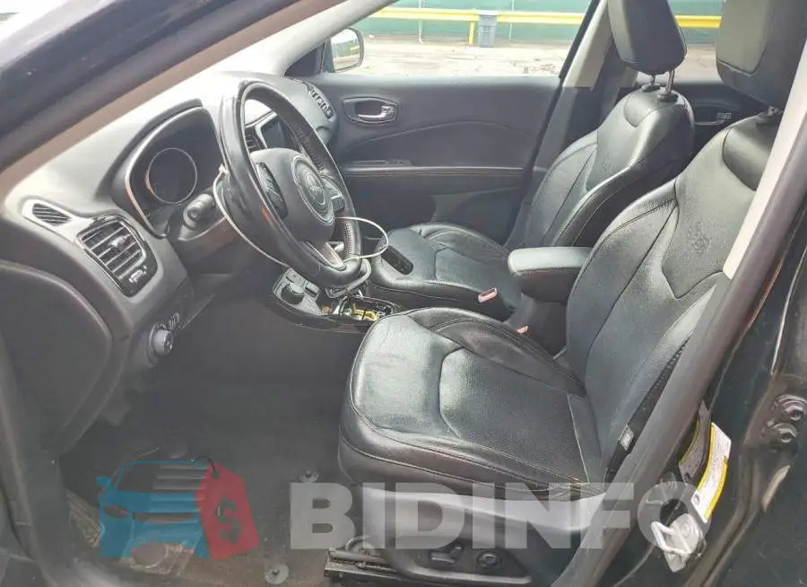 3C4NJDCB9JT258982 Photo# 7
